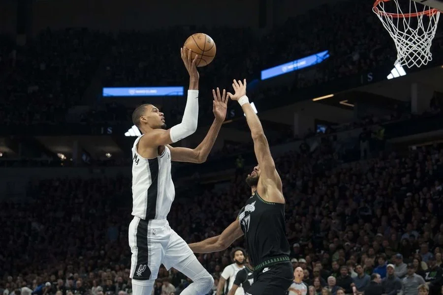 NBA: Playoffs-San Antonio Spurs at Minnesota Timberwolves