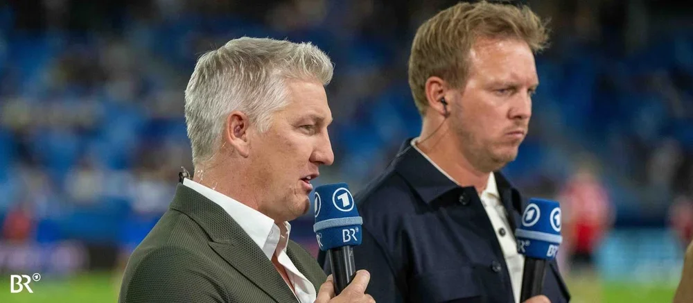 Bastian Schweinsteiger (l.) und Bundestrainer Julian Nagelsmann