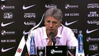 Renato Gaúcho dá parabéns para mamães e explica escolhas em Vasco x Athletico-PR